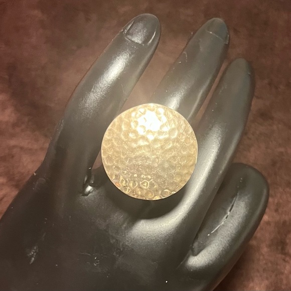 💍 Ring 💍 - Picture 2 of 6